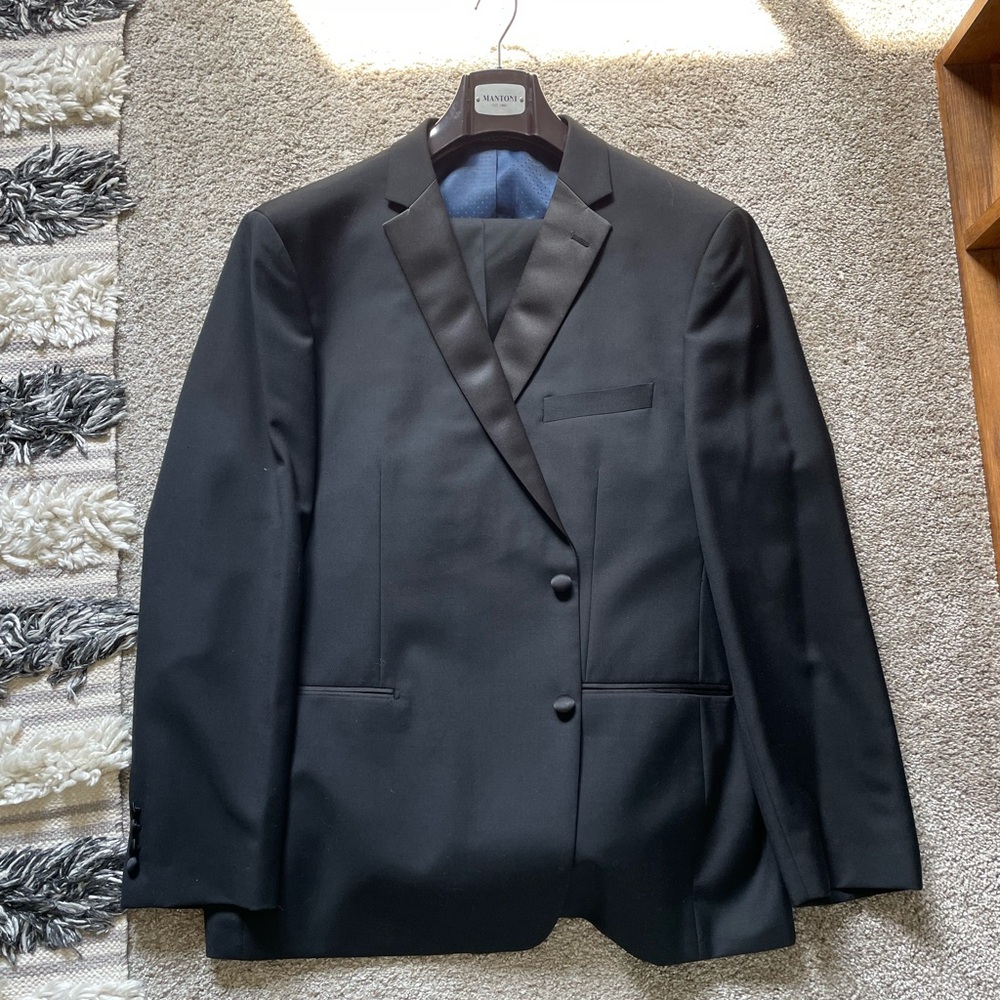 Men's Black tuxedo
